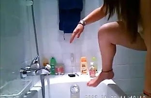 XXX Wanita yang lebih tua dan muda mandi smp xxx indo di pemandian umum