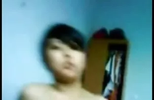 XXX Istri memberikan pukulan kepada bokep smk indo suaminya di toilet bukannya mencuci celana dalam
