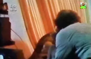 XXX Pria itu menderita wawancara wajah dari bos untuk mendapatkan xxx indo smp pekerjaan.