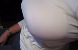 XXX Penunggang Melompat pada penis dan mengisap sebatang bokeb smp indo rokok