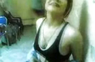 XXX Bocah itu membujuk gadis itu untuk menelan cumnya vidio sek smp indo setelah seorang mahasiswi amatir