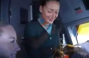XXX Gadis-gadis bokep bali smp Rusia menaruh enema dan menghapusnya