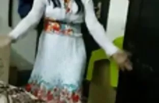 XXX Blonde dengan mata besar menelan cum setelah boke smp indo blowjob